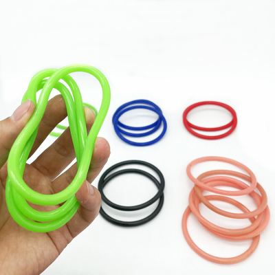 Macchina per la fabbricazione di guarnizioni di gomma di silicone di colore rosso