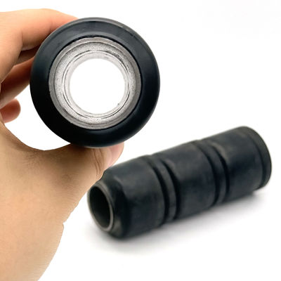 Coppa di tampone di gomma di tipo TA con nitrile di alto grado (NBR) e inserto in acciaio resistente alla corrosione per applicazioni nei campi petroliferi da 10.000 PSI