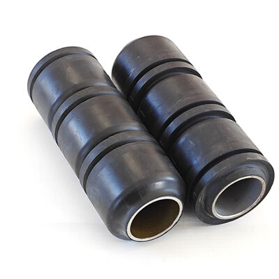 Coppe di pulizia in gomma stile TA per operazioni petrolifere con pressione fino a 10.000 PSI, materiali in nitrile (NBR), HNBR, FKM e durezza 70 - 90 Shore A